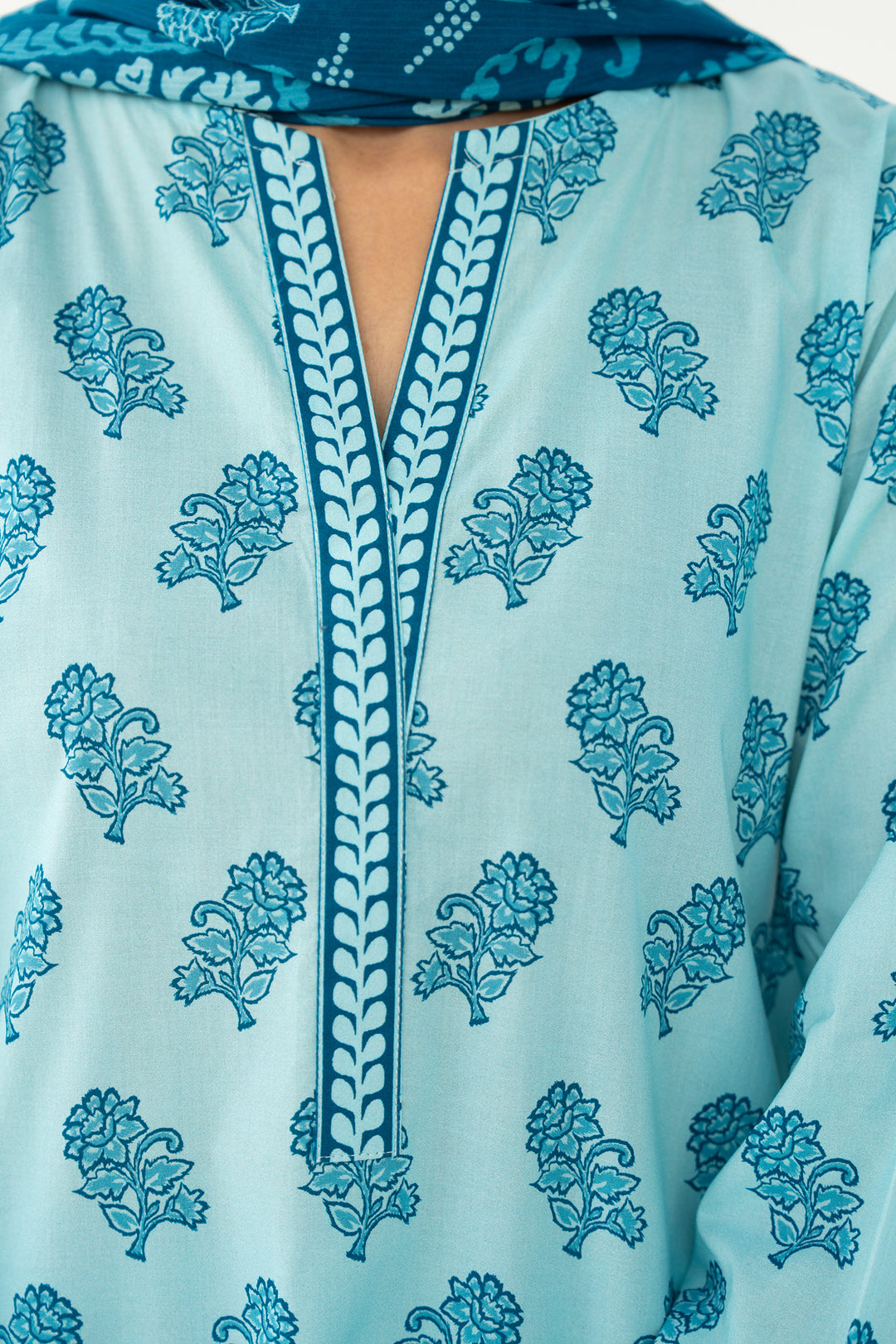 Aqua Digital Print Lawn 3PC Suit