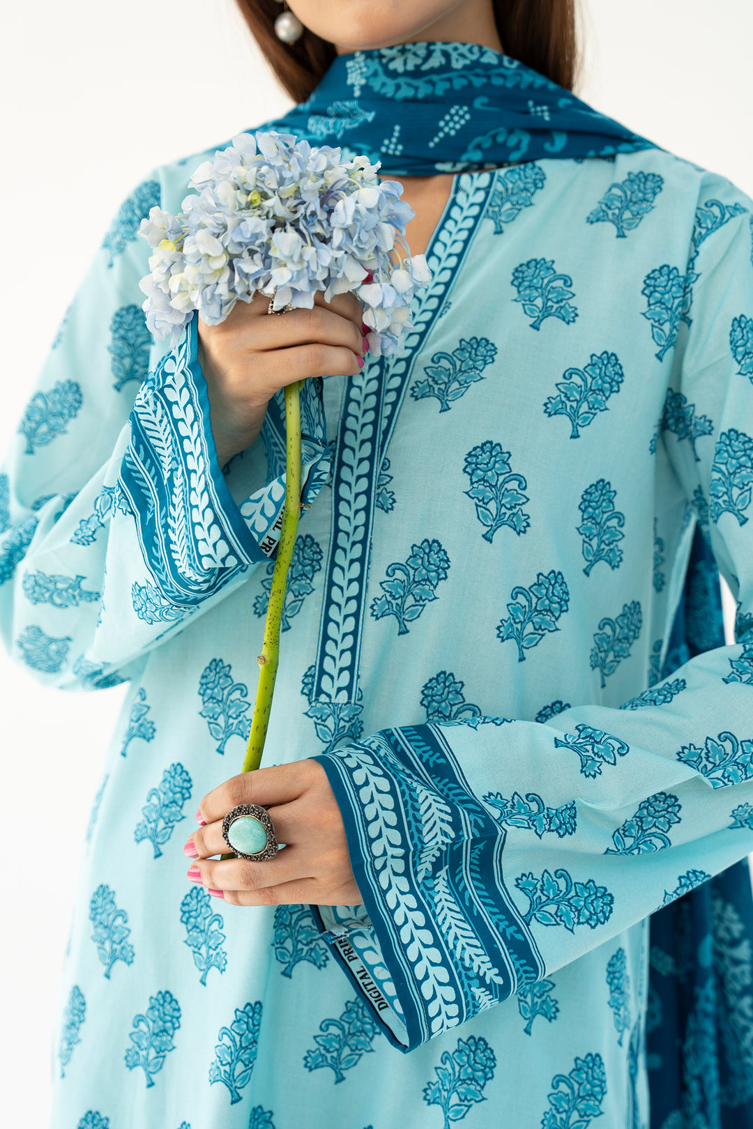 Aqua Digital Print Lawn 3PC Suit