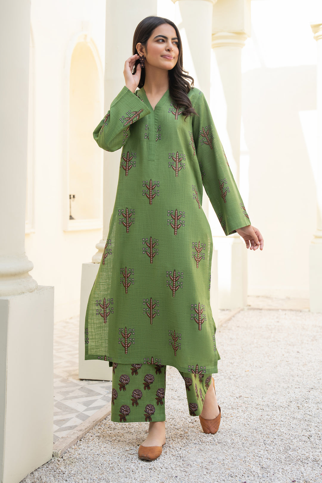 Leaf Green Hand Print Khaddar 2 Pc Suit