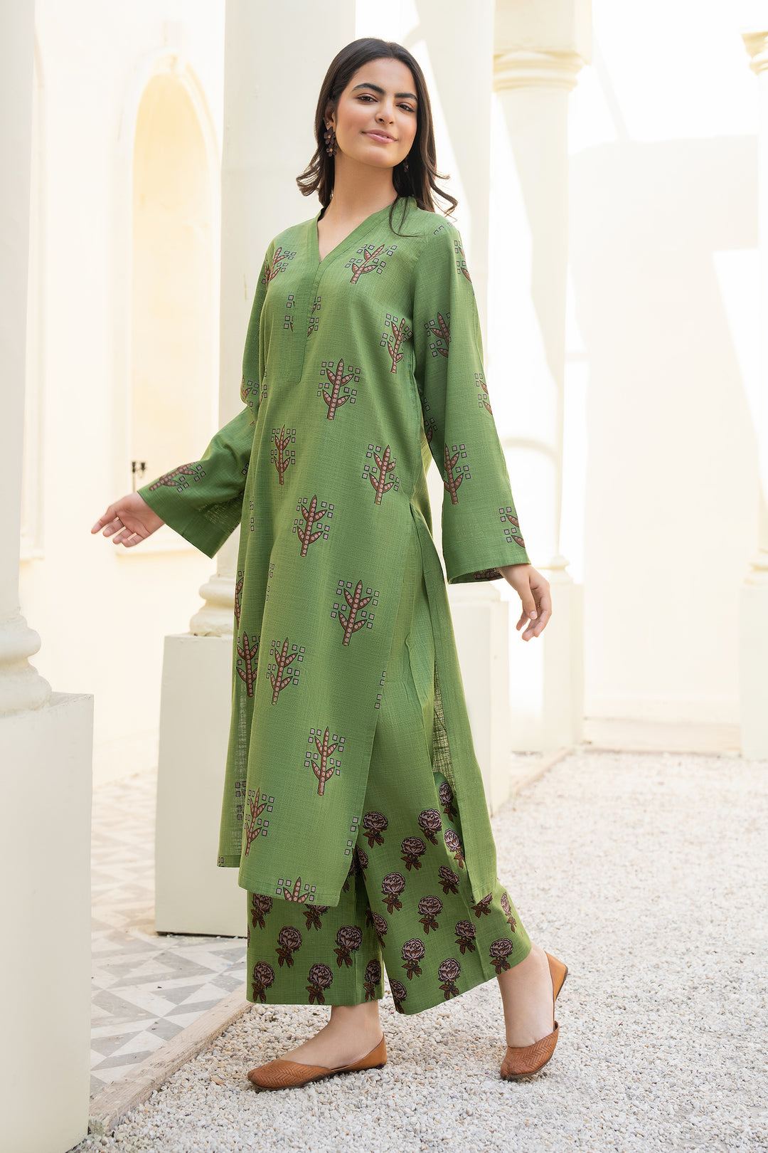 Leaf Green Hand Print Khaddar 2 Pc Suit